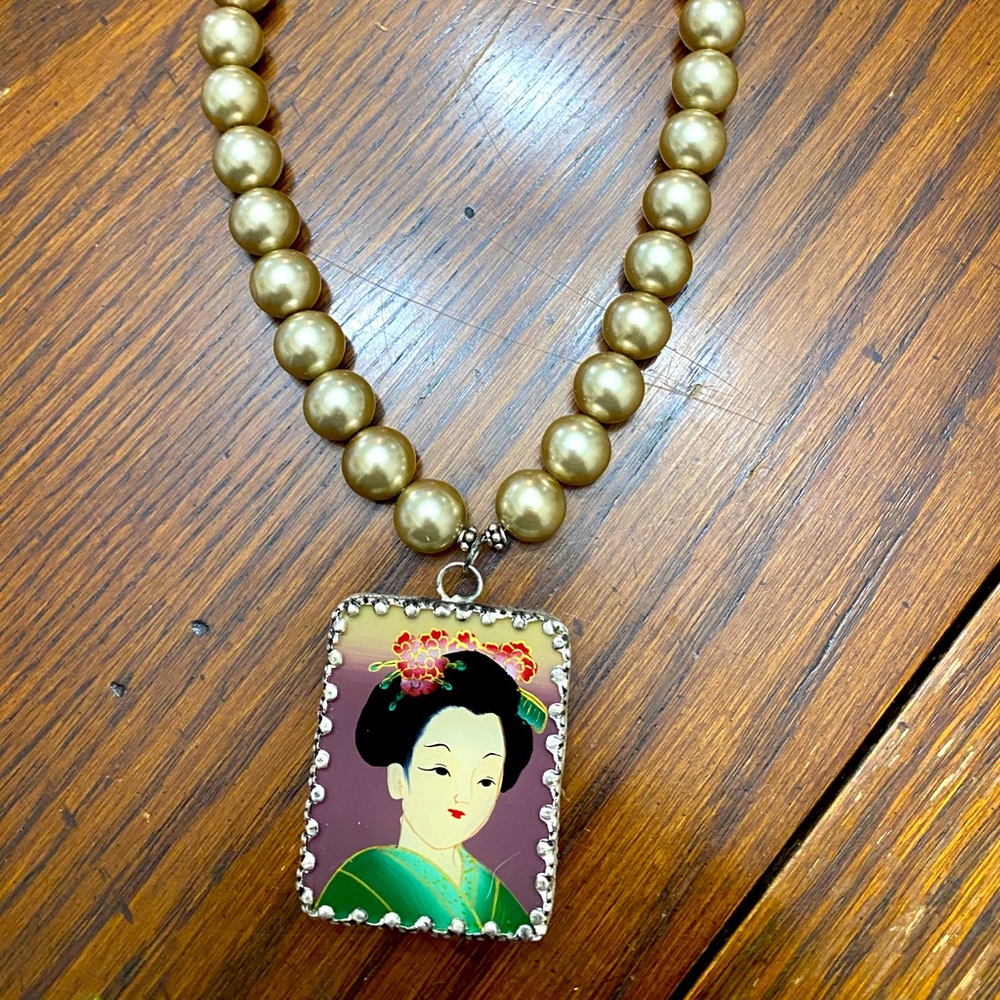 Asian lady necklace